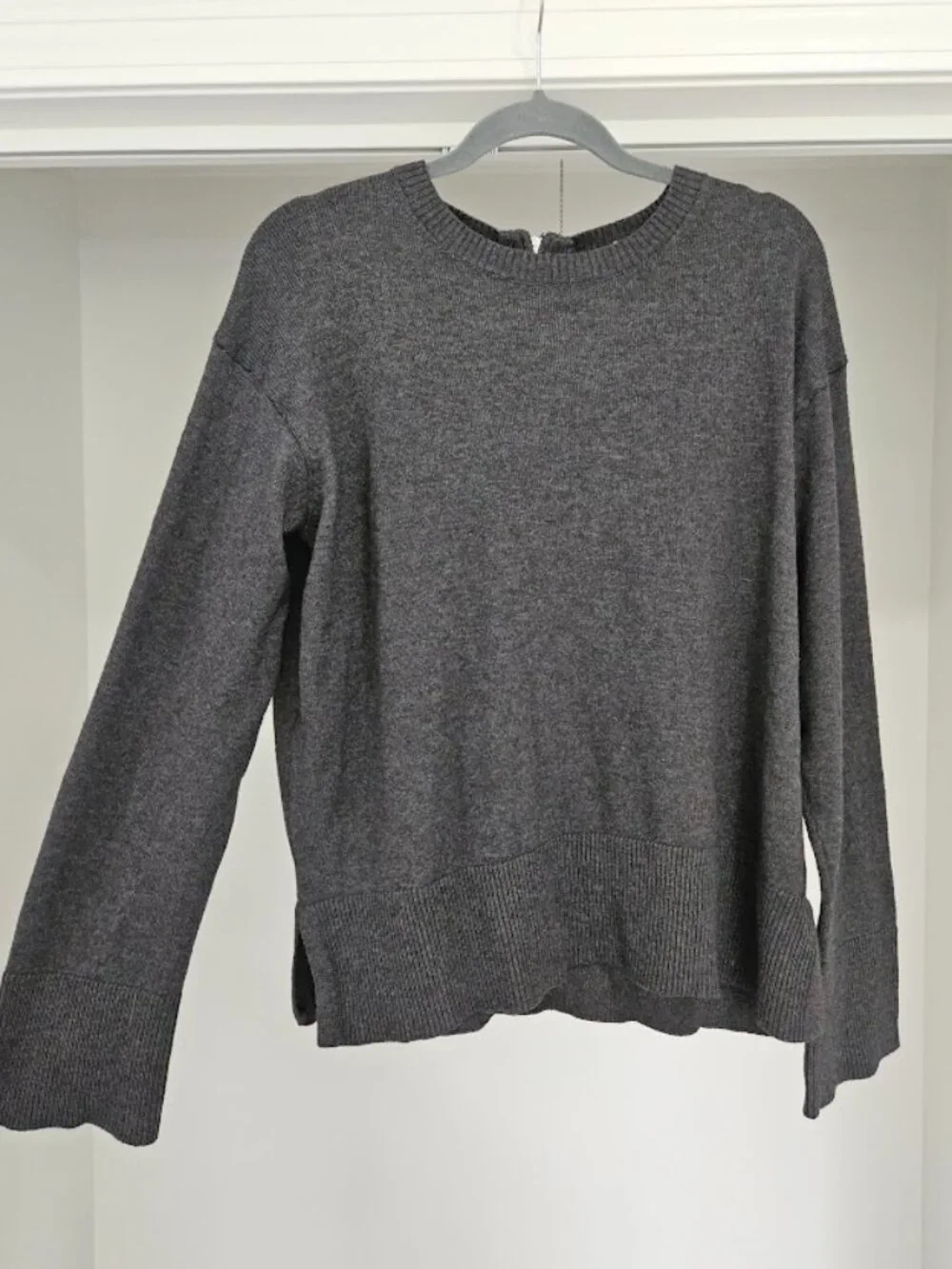 H&M Wool Blend Dark Grey Wide Sleeve Knit Sweater Pullover Gray Medium Lounge